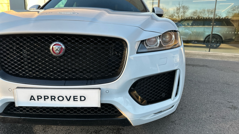 Jaguar F-Pace 2.0d [180] Chequered Flag 5dr Auto AWD Diesel Estate